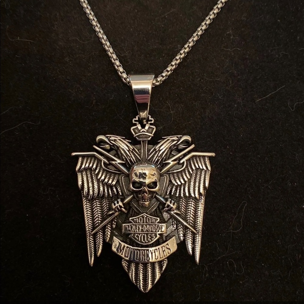 5- Limited! HD Men’s Necklace
